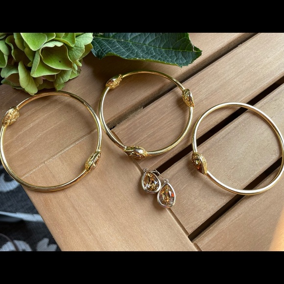 White House Black Market Earrings & Bracelet Set - Picture 7 of 12